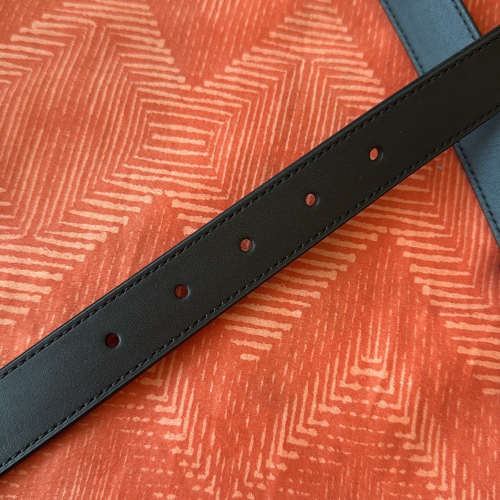 Women’s black leather Coach thin belt, Size: XL - Picture 4 of 6